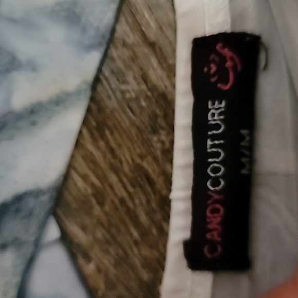 Gently Loved woman's blouse top size medium by candy Couture butterfly pattern - Picture 4 of 8